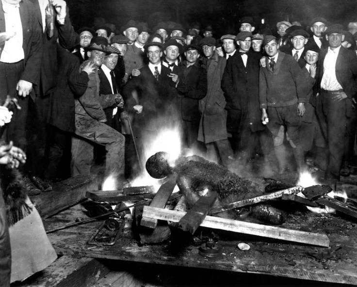 Charred_corpse_of_Will_Brown_Omaha_Courthouse_September_28_1919